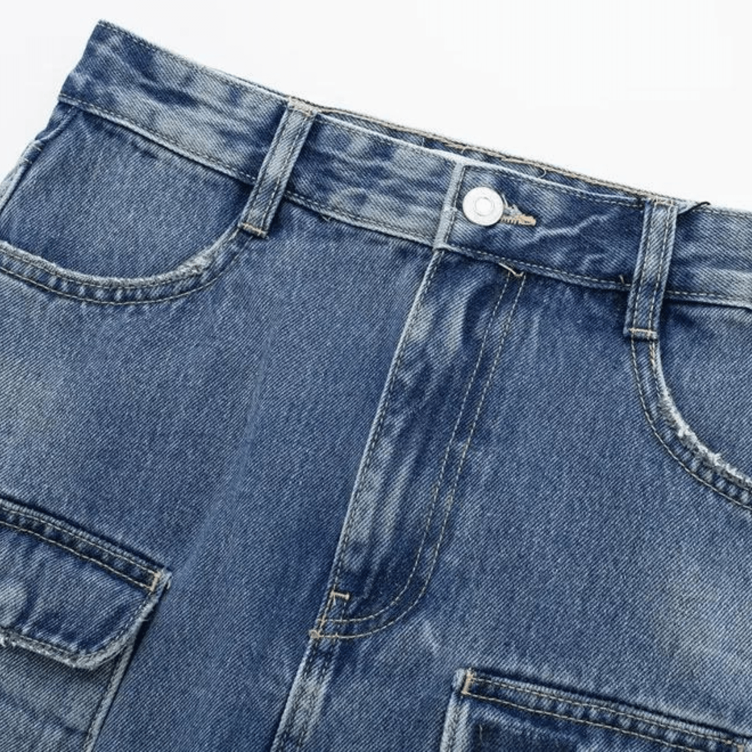 Kurzer High-Waist-Rock aus Denim mit Taschen und Ziernähten