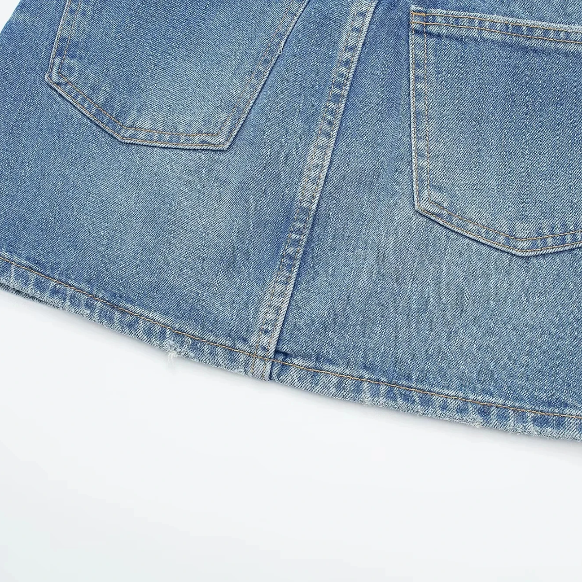 Jeansrock mit verstellbarem Bindeband an der Taille und weißem Detail oben